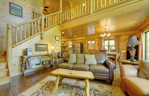 Bryson City Cabin | Cozy Bryson City Cabin w/Mountain Views!