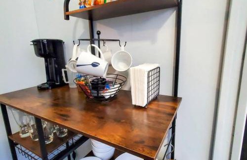 Euclid House | Cozy Bungalow 10 Min to DTWN CLE