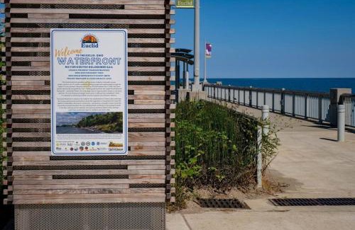 Euclid House | Cozy Bungalow 10 Min to DTWN CLE