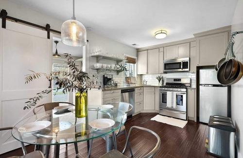 Sonoma House | Cozy Bungalow 2 Bedroom Retreat with Heated Pool by Inspired in Sonoma