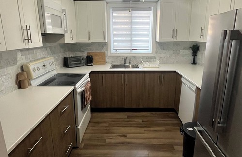 Salaberry De Valleyfield House | Cozy Private Stay In Valleyfield – Perfect for All Travelers