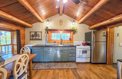 Island Park Cabin | Cozy Cabin, 20 Min to Yellowstone + Lake Views