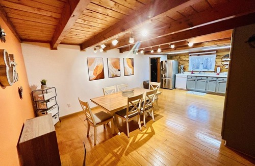 Radford House | Cozy Cabin close to Virginia Tech and Radford University