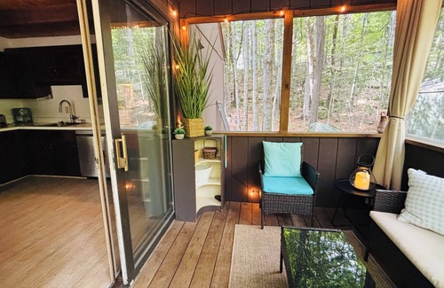 Lake Ariel House | Cozy Cabin Escape w. Fireplace + Fire Pit