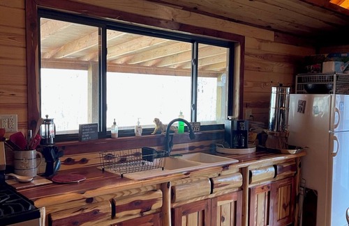 Morris Chapel Cabin | Cozy Cabin Hidden in Amish Country