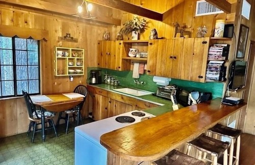 Summerhaven Cabin | Cozy Cabin in the Pines