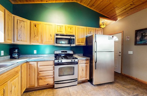 Mercer Cabin | Cozy Cabin located on the Turtle Flambeau Flowage, great for all seasons!