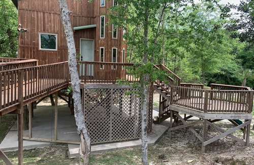 Biloxi Cabin | Cozy Cabin on the River