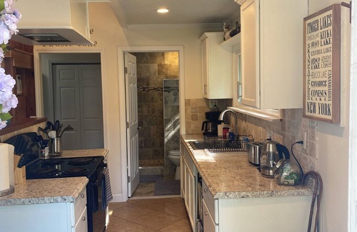 Town of Owasco Cabin | Cozy Cabin Overlooking Owasco Lake & Sunsets