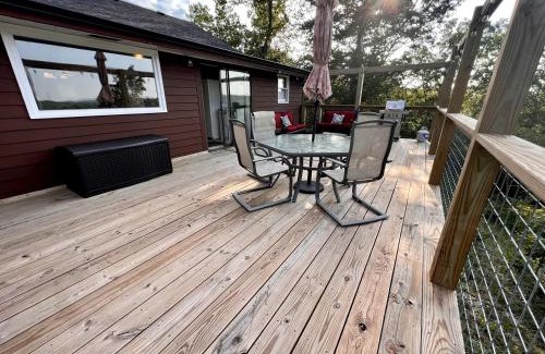 Branson House | Cozy Cabin Rental near Table Rock Lake in the Ozark Mountains, Missouri