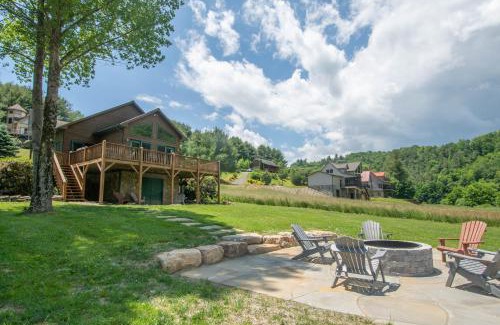 Fleetwood House | Cozy Cabin Right on the New River in Todd - Easy River Access - Fire Pit