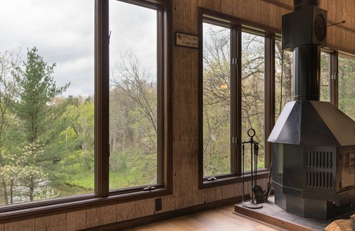 Branch Cabin | Cozy Cabin to Fish, Kayak, and Canoe the Pere Marquette River