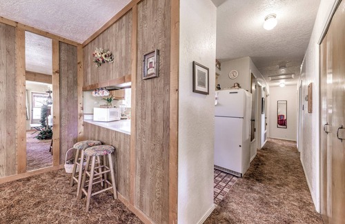 Ruidoso Cottage | Cozy Cabin w/Deck < 1 Mi to Midtown Ruidoso!