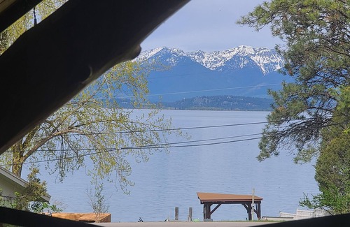 Lakeside Cabin | Cozy Cabin w/firepit, 5 min walk to beach. (pet friendly!)