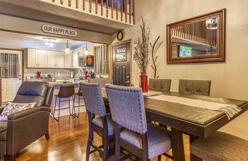 Gatlinburg Cabin | Cozy Cabin w/Mountain Views Near SkyLift Park!