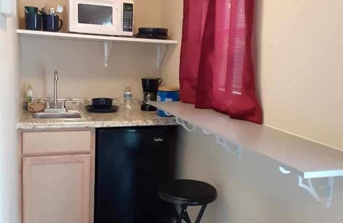 Hyde Park Cabin | Cozy cabin with AC in lovely Jacksonville