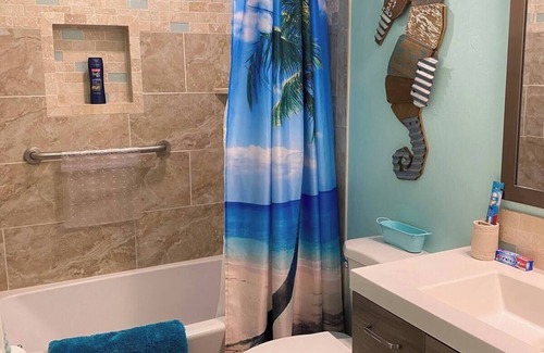 Ferris Cabin | Cozy cabin with WiFi and AC in lovely Ferris!