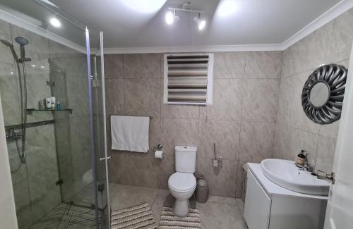 Greater Johannesburg Metropolitan Area Apartment | Cozy Cabin