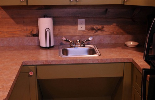 New Braunfels Cabin | Cozy Cabins near the Comal River- Cabin #2- Military Theme. Walk to Wurstfest