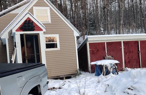Washington Cabin | Cozy Camp Nestled in the Woods