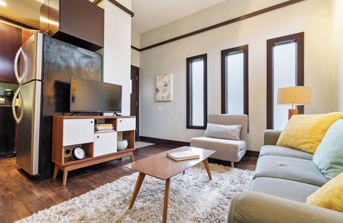 Broadway Cottage | Cozy Capitol Hill Cottage