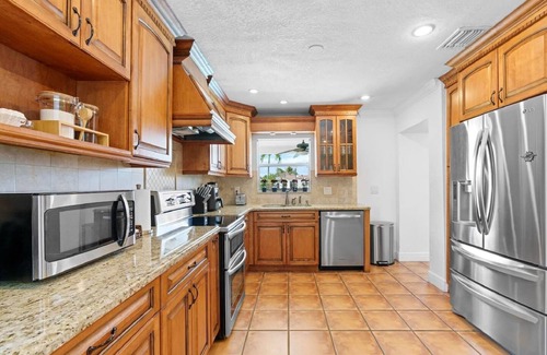 Westchester House | Cozy Casa Cabos - Pool BBQ Miami