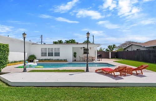 Westchester House | Cozy Casa Cabos - Pool BBQ Miami