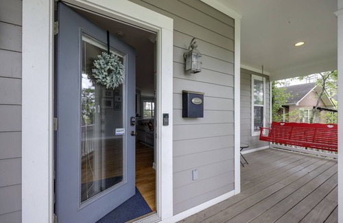 Cleveland Park Cottage | Cozy Casa in East Nashville 1 mi from Downtown! Fully Furnished, Private Home