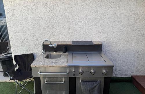 Las Vegas House | Cozy Casita, Fireplace, Backyard, Quiet