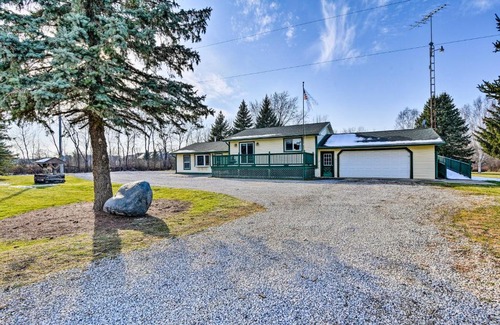 Cass City House | Cozy Cass City Retreat with Spacious Deck!