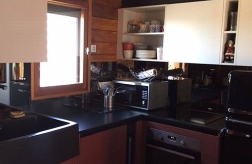 Arette Ski Chalet | Cozy Chalet for 6-8, Near Shops, Modern Amenities, Ski Storage & Free Parking