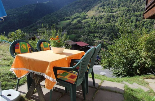 Bister Villa | Cozy Chalet in Chrixacher near Forest