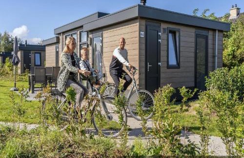 De Cocksdorp Ski Chalet | Cozy Chalet Near North Sea