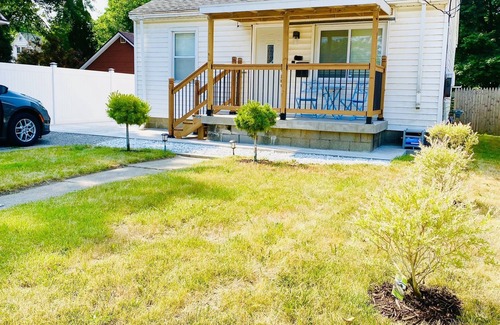 Lansing House | Cozy/Charming Traditional Michigan 2bd. House