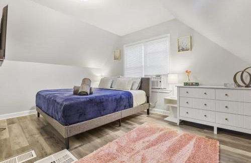 St. Charles House | Cozy Chic 4BD 2BA Home in St Charles