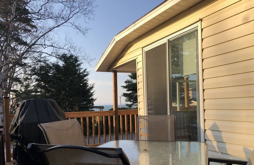 Saint-Simon Ski Chalet | Cozy cottage by the sea in St-Simon-de-Rimouski