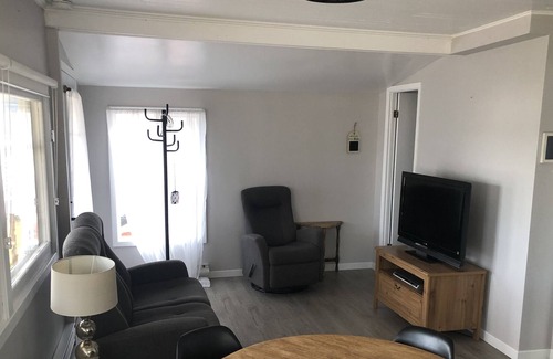 Saint-Simon Ski Chalet | Cozy cottage by the sea in St-Simon-de-Rimouski