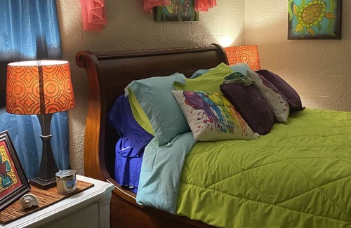 Rockport Cottage | Cozy Coastal Cottage in Holiday Beach only minutes from everything