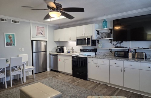 Fort Walton Beach Condo | Cozy coastal condo with shared pool, beach access, Wifi, Washer and Dryer