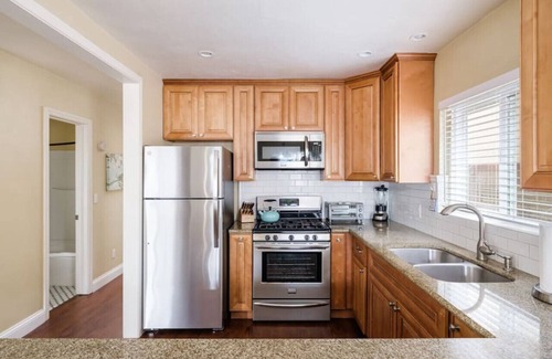 Mission Beach House | Cozy Coconut Cottage with A/C!