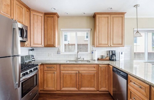 Mission Beach House | Cozy Coconut Cottage with A/C!