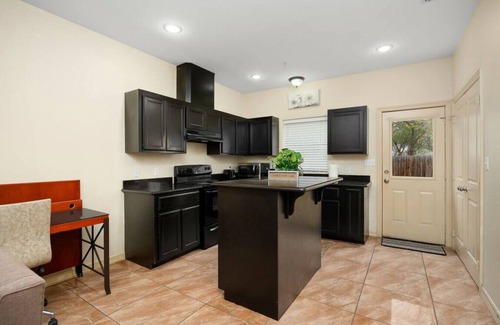 Pharr Apartment | Cozy Comfort Haven - Parking at No Extra Cost
