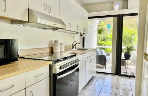 Rosendal Condo | Cozy Condo 3 minutes away from Magens Bay beach!
