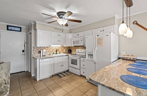 Myrtle Beach Condo | Cozy Condo close to the Beach and Pool in Shore Drive