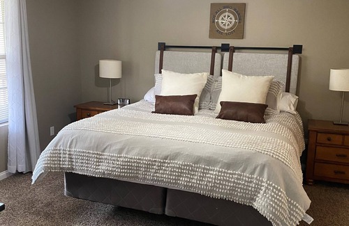 La Follette Condo | Cozy Condo just steps from the water!