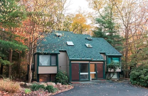 Farmington Condo | Cozy Condo on Nemacolin Grounds