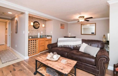 Farmington House | Cozy Condo | Peaceful Getaway!