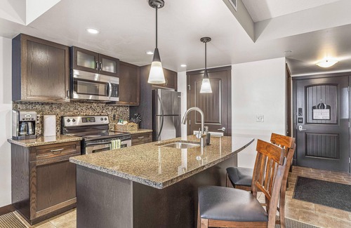 Copperstone Resort Condo | Cozy condo with mountain views, river walks. Hot tub & Gym. 10 min to Canmore!