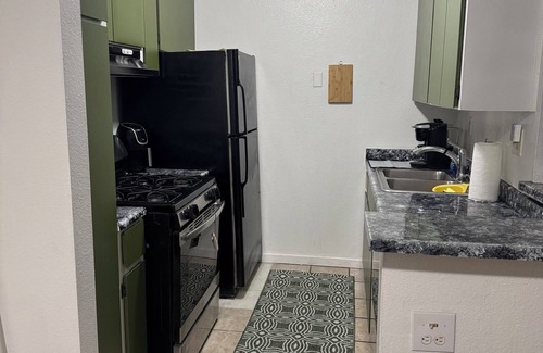 Alhambra Condo | Cozy Condo with WiFi in fabulous Phoenix. Location near Glendale and light rail!