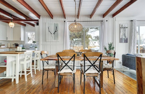 Saint-Jean-de-Matha Ski Chalet | Cozy cottage w view/access to lake near Glissades St-Jean de Matha and Golf